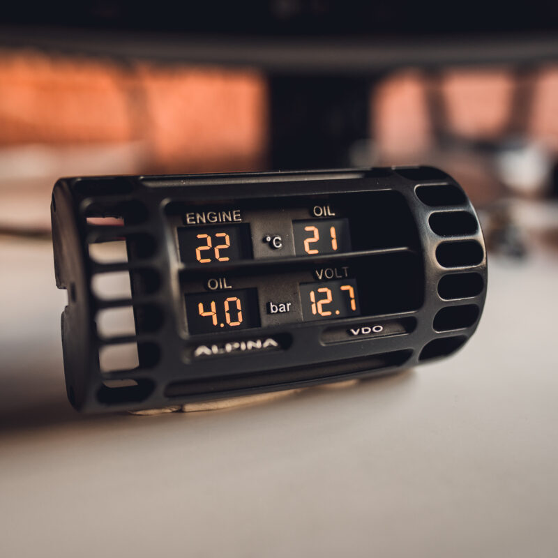 E30 Alpina VentGauge